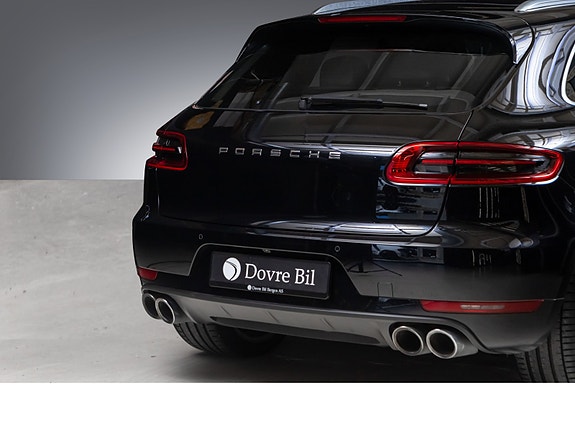 Porsche Macan 7 of 30