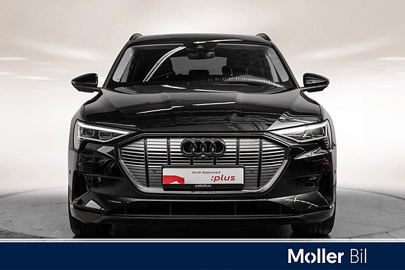 Audi e-tron 4 of 27