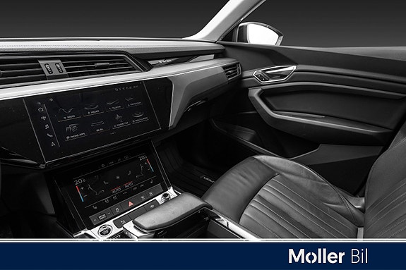 Audi e-tron 11 of 27