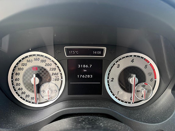 Mercedes-Benz A180 d 14 of 20