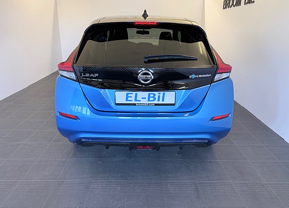 Nissan Leaf 7 of 30