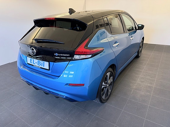 Nissan Leaf 8 of 30