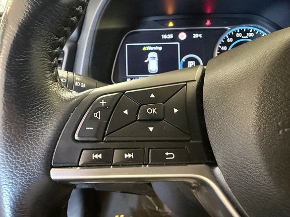 Nissan Leaf 21 of 30