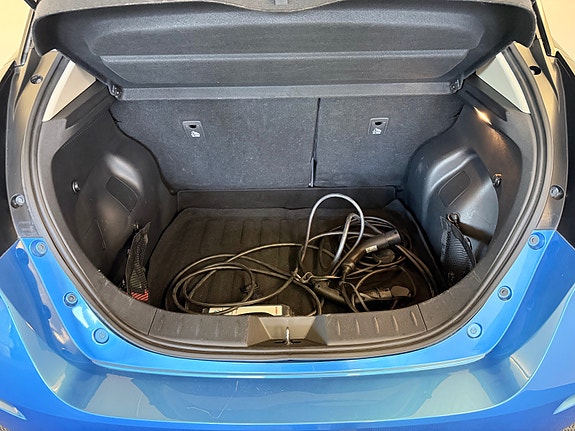 Nissan Leaf 27 of 30