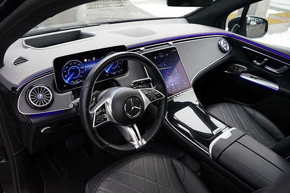 Mercedes-Benz EQE SUV 12 of 23