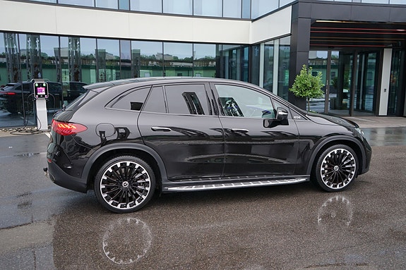 Mercedes-Benz EQE SUV 7 of 23
