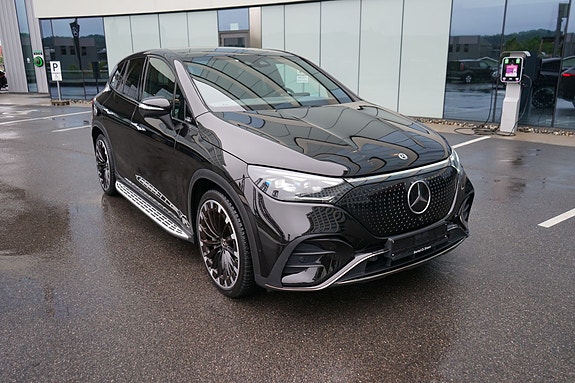Mercedes-Benz EQE SUV 3 of 23