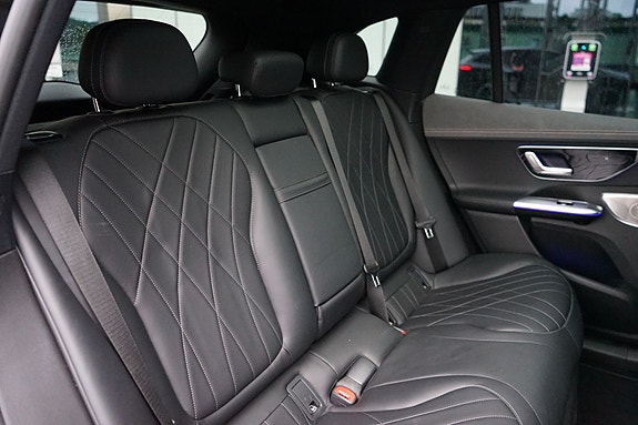 Mercedes-Benz EQE SUV 17 of 23