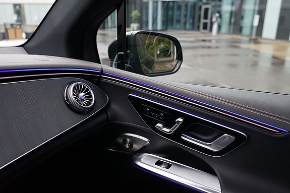 Mercedes-Benz EQE SUV 19 of 23