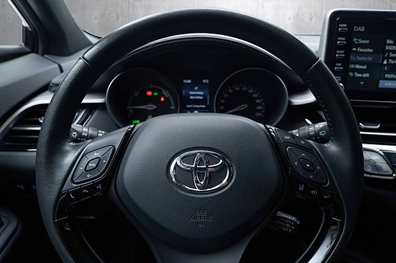 Toyota C-HR 12 of 20