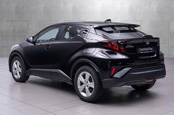 Toyota C-HR 3 of 20