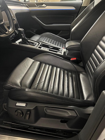 Volkswagen Passat 9 of 30
