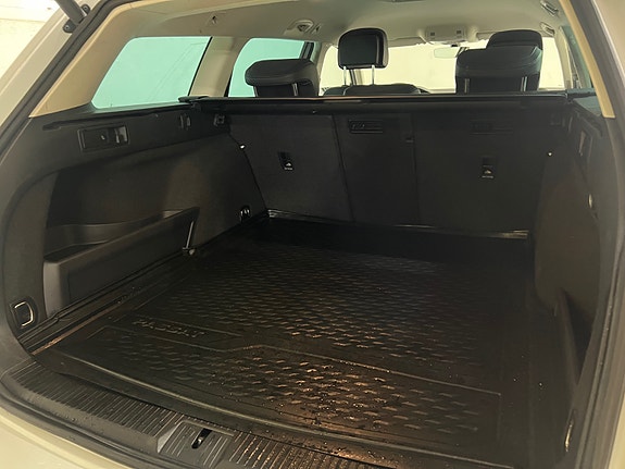 Volkswagen Passat 29 of 30