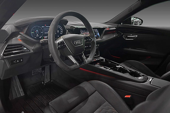 Audi e-tron GT 12 of 27