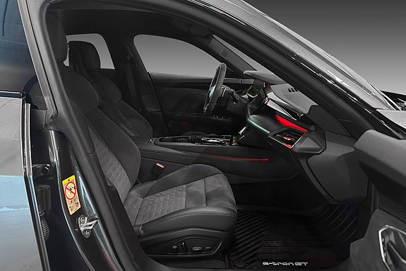 Audi e-tron GT 20 of 27