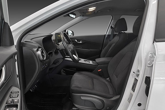 Hyundai Kona 10 of 24