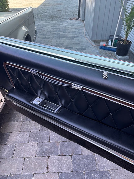 Lincoln Continental Mark III 5 of 7
