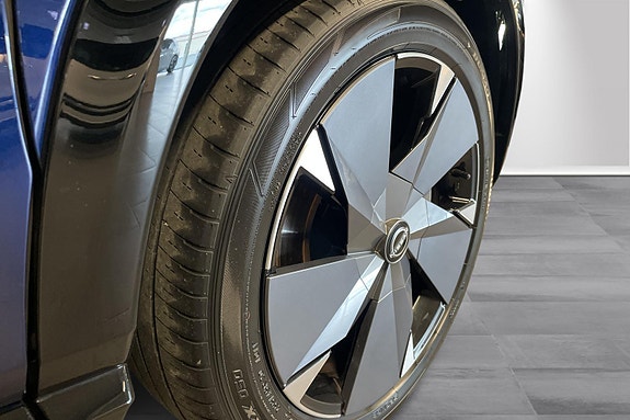 Nissan Ariya 24 of 28