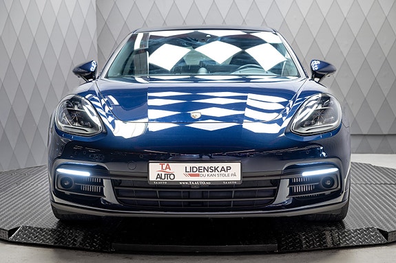 Porsche Panamera 4 4 of 30