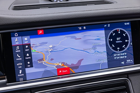 Porsche Panamera 4 27 of 30