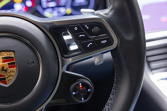 Porsche Panamera 4 18 of 30