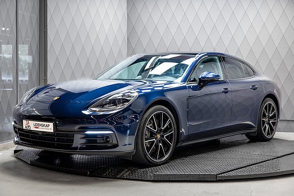 Porsche Panamera 4 3 of 30