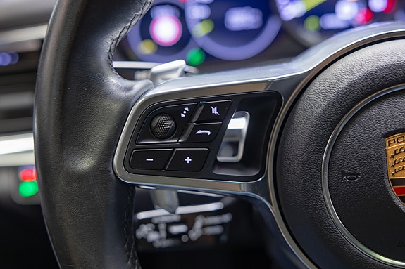 Porsche Panamera 4 16 of 30