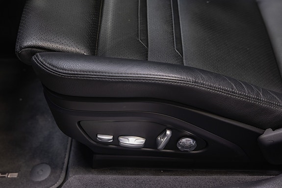 Porsche Panamera 4 23 of 30
