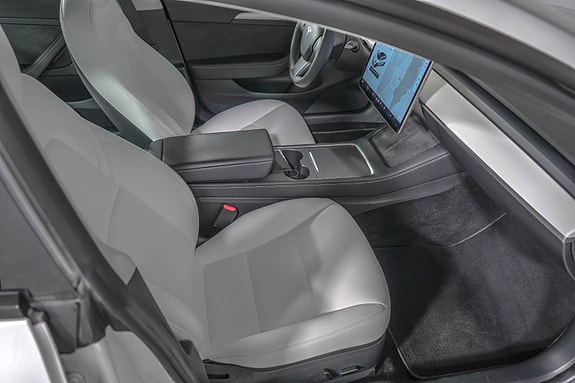 Tesla Model 3 15 of 25