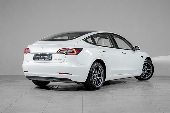 Tesla Model 3 4 of 25