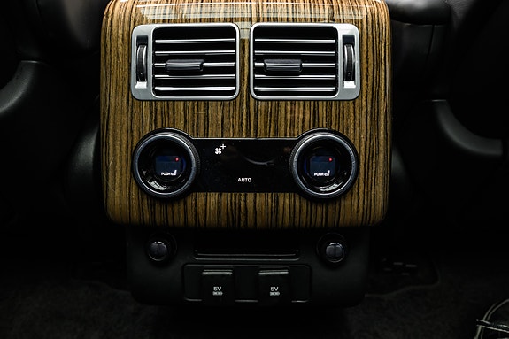 Land Rover Range Rover 30 of 30