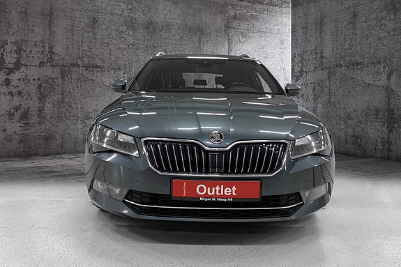 Skoda Superb 2 of 15