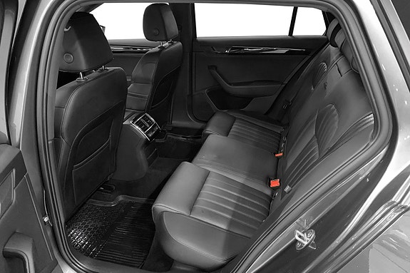 Skoda Superb 9 of 15