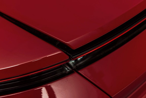 Porsche Taycan 13 of 30