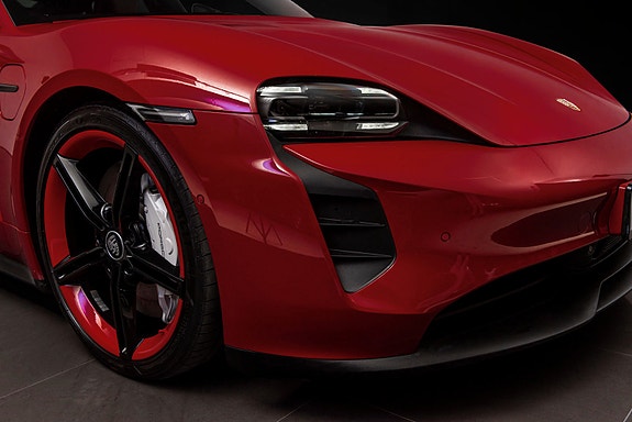 Porsche Taycan 14 of 30