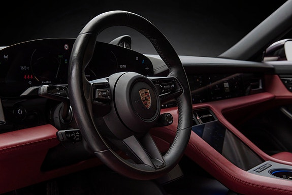 Porsche Taycan 22 of 30