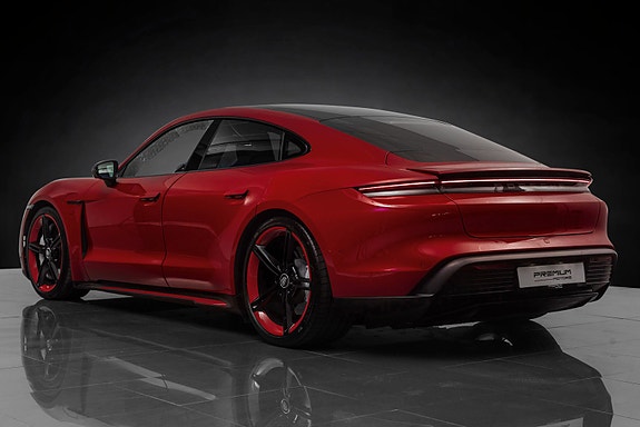 Porsche Taycan 9 of 30