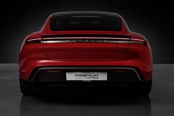 Porsche Taycan 10 of 30