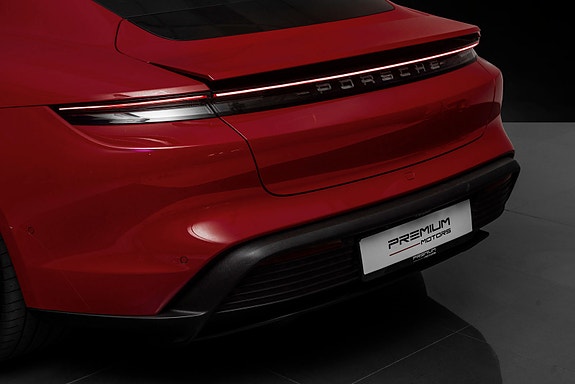 Porsche Taycan 11 of 30