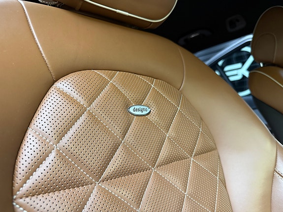 Mercedes-Benz C350 e 30 of 30