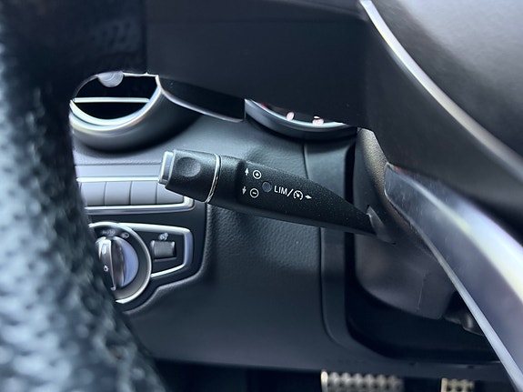 Mercedes-Benz C350 e 14 of 30