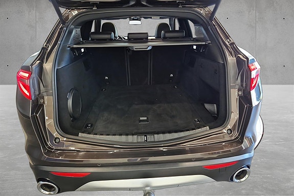 Alfa Romeo Stelvio 20 of 20