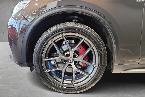 Alfa Romeo Stelvio 8 of 20