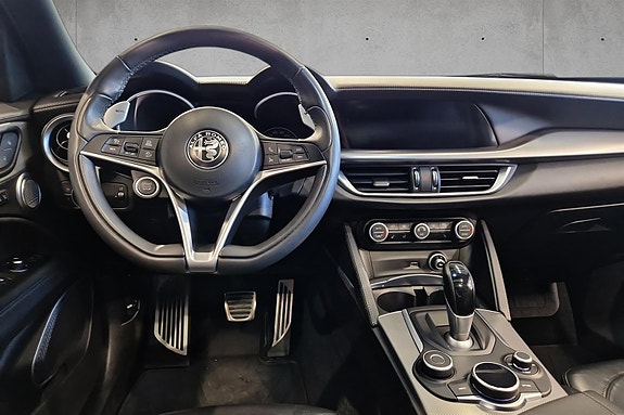 Alfa Romeo Stelvio 13 of 20