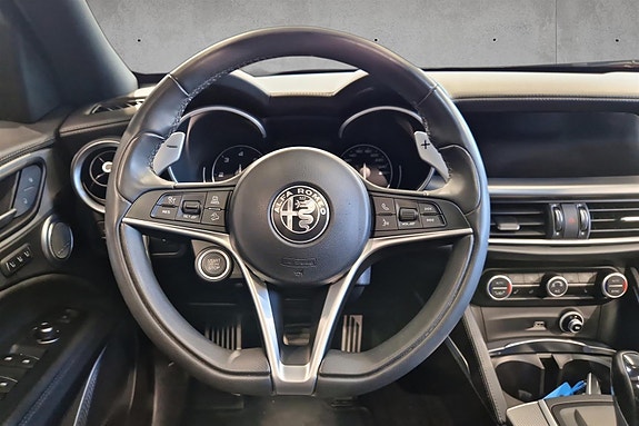Alfa Romeo Stelvio 14 of 20