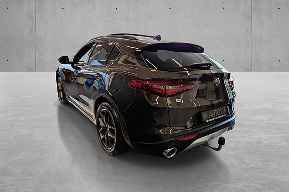 Alfa Romeo Stelvio 7 of 20