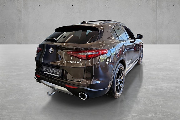 Alfa Romeo Stelvio 5 of 20