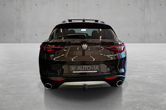 Alfa Romeo Stelvio 6 of 20
