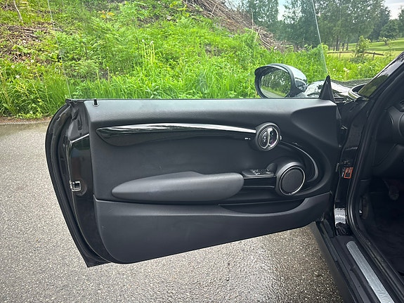 MINI Cooper 11 of 30
