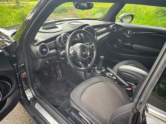 MINI Cooper 10 of 30